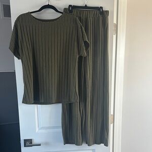 Olive Green Ribbed Knit Top and Pants Set size XL